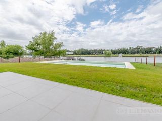 Foto 3 de Casa sobre lote al río con 5 dormitorios en venta   San Juan - Villanueva