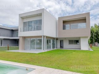 Foto 1 de Casa sobre lote al río con 5 dormitorios en venta   San Juan - Villanueva