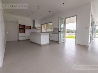 Foto 7 de Casa sobre lote al río con 5 dormitorios en venta   San Juan - Villanueva