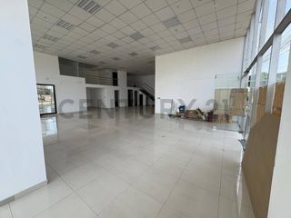Foto 9 de ¡Oportunidad única para tu negocio! Se Alquila Edificio + Local Comercial en Ate