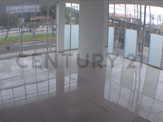 Foto 13 de ¡Oportunidad única para tu negocio! Se Alquila Edificio + Local Comercial en Ate