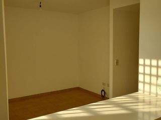 Foto 2 de Departamento en alquiler de 1 dormitorio c/ cochera en Maipú