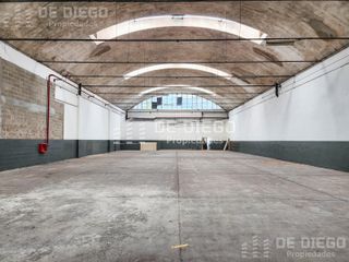 Foto 1 de Deposito en alquiler de 540 m2, dentro de predio con seguridad, Olivos