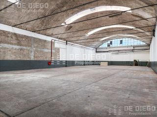 Foto 2 de Deposito en alquiler de 540 m2, dentro de predio con seguridad, Olivos
