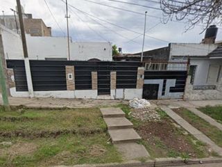 Foto 1 de Casa en  Ovidio Lagos a metros de Av. Almafuerte