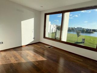 Foto 17 de Casa en Venta a la laguna en Virazon Nordelta Tigre