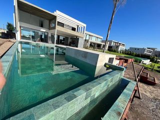 Foto 22 de Casa en Venta a la laguna en Virazon Nordelta Tigre