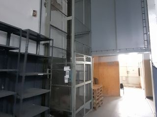 Foto 6 de Depósito con oficinas en venta