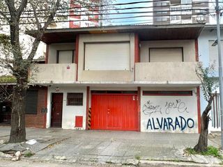 Foto 1 de Chalet 3 ambientes con 5 cocheras en Peña y 14 de julio