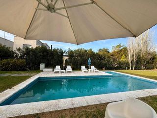 Foto 17 de Casa en venta - 4 Dormitorios 4 Baños - La Plata