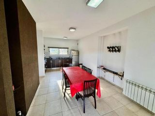 Foto 8 de Casa en venta - 4 Dormitorios 4 Baños - La Plata