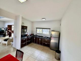 Foto 7 de Casa en venta - 4 Dormitorios 4 Baños - La Plata