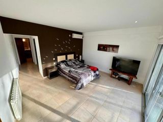 Foto 12 de Casa en venta - 4 Dormitorios 4 Baños - La Plata