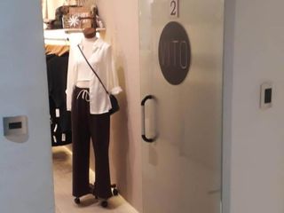 Foto 4 de Oficina en  alquiler. Zona Güemes Comercial. 1º piso por escalera