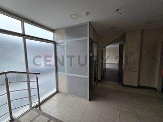Foto 7 de Alquiler Locales Comerciales Frente al Riocentro Ceibos.