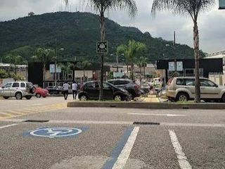 Foto 10 de Alquiler Locales Comerciales Frente al Riocentro Ceibos.