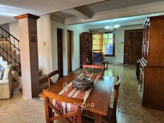Foto 3 de DUPLEX EN VENTA DORREGO- APTO CREDITO- 4 Dorm/ 3 Baños/ Cochera