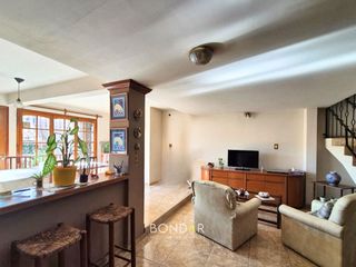 Foto 4 de DUPLEX EN VENTA DORREGO- APTO CREDITO- 4 Dorm/ 3 Baños/ Cochera