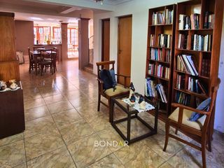 Foto 2 de DUPLEX EN VENTA DORREGO- APTO CREDITO- 4 Dorm/ 3 Baños/ Cochera