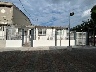 Foto 1 de Casa en  Venta Cdla, Ietel  Norte de Guayaquil  JoeG