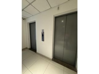 Foto 5 de VENDO OFICINA EN MERIDIANO 13 -307
