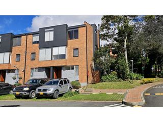 Foto 1 de ARRIENDO CASA 127 MTS Y JARDIN 6 NIVELES EN DEL MONTE 3 (RTM)