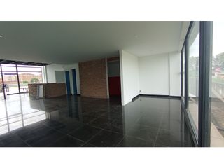 Foto 9 de Local Comercial vía Bogotá Siberia, 173 m2 Vendo