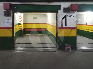 Foto 2 de VENTA - COCHERA CUBIERTA – RECOLETA