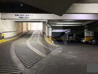 Foto 1 de VENTA - COCHERA CUBIERTA – RECOLETA