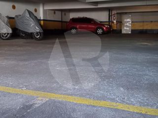 Foto 4 de VENTA - COCHERA CUBIERTA – RECOLETA