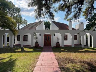 Foto 2 de Venta Casa con Pileta en Country Aranjuez Escobar GR