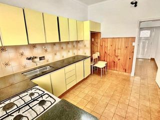 Foto 2 de CHALET ZONA CHAUVIN ESTILO MARPLATENSE 3AMB