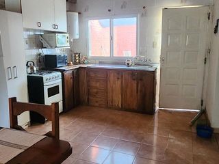 Foto 3 de Casa en  calle Bressoud (zona Ovidio Lagos y Tibiletti)