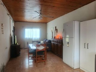 Foto 2 de Casa en  calle Bressoud (zona Ovidio Lagos y Tibiletti)