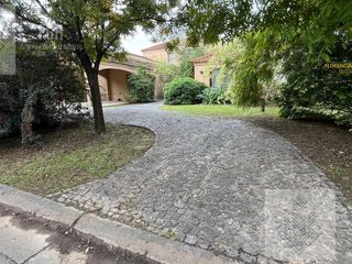 Foto 2 de Casa en  venta Barrio Santa Catalina Villanueva