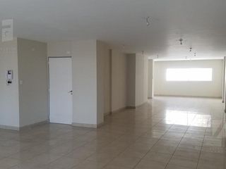 Foto 1 de Piso de oficinas en alquiler de 120m2 en zona Plaza Colón