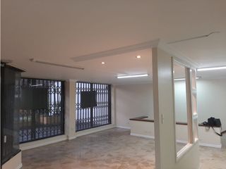 Foto 11 de 12 De Octubre, Local Comercial en Renta, 150m2, 4 Ambientes