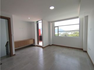 Foto 1 de Mitad del Mundo, Casa en Renta, 122m2, 3 Habitaciones  nueva )
