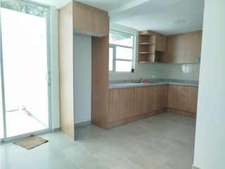 Foto 4 de Mitad del Mundo, Casa en Renta, 122m2, 3 Habitaciones  nueva )