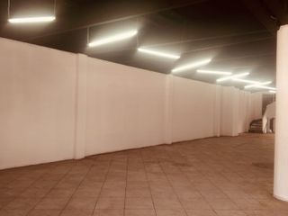 Foto 4 de Local Comercial de Renta 3 Niveles Av. La Prensa 435 m2
