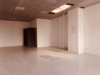 Foto 3 de Local Comercial de Renta 3 Niveles Av. La Prensa 435 m2