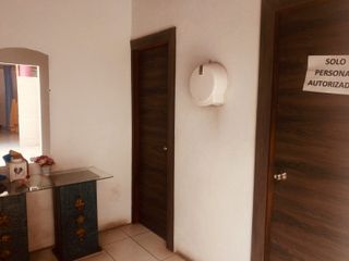 Foto 1 de Local Comercial de Renta 3 Niveles AV. La Prensa 1.080 m2
