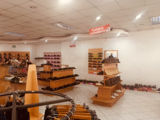 Foto 3 de Local Comercial de Renta 3 Niveles AV. La Prensa 1.080 m2