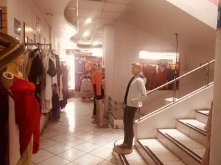 Foto 2 de Local Comercial de Renta 3 Niveles AV. La Prensa 1.080 m2