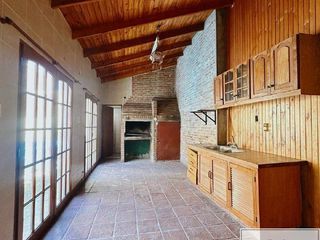 Foto 17 de Casa en venta de 4 dormitorios c/ cochera en Centro