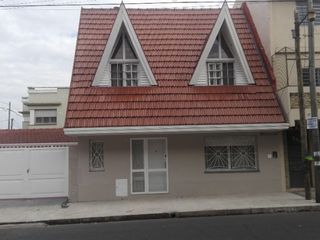 Foto 1 de Casa PH en venta en Bernal Centro