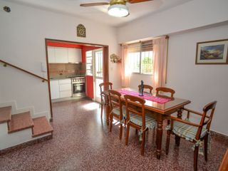 Foto 6 de CASA CON 3 DORMITORIOS A 100 m de Av 7 Jefes!!