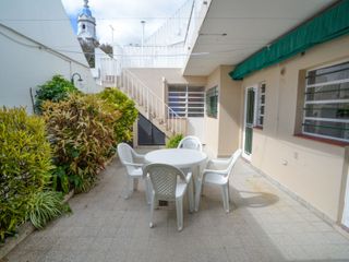Foto 9 de CASA CON 3 DORMITORIOS A 100 m de Av 7 Jefes!!