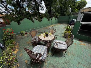 Foto 1 de VENTA CASA 4 AMBIENTES EN VELEZ SARSFIELD TERRAZA