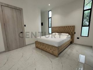 Foto 7 de Casa Rodeada de Naturaleza Privilegiada, Junto al Lago con Seguridad 24/7 P.Cev.